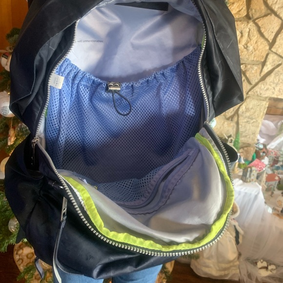 Lululemon Athletica back pack - Picture 5 of 11